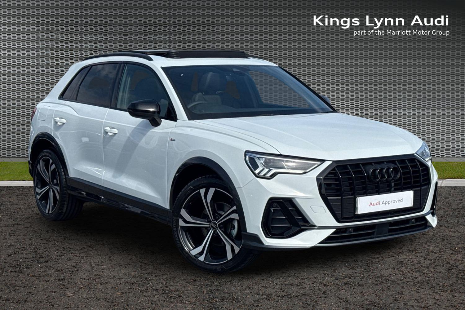 Main listing image - Audi Q3