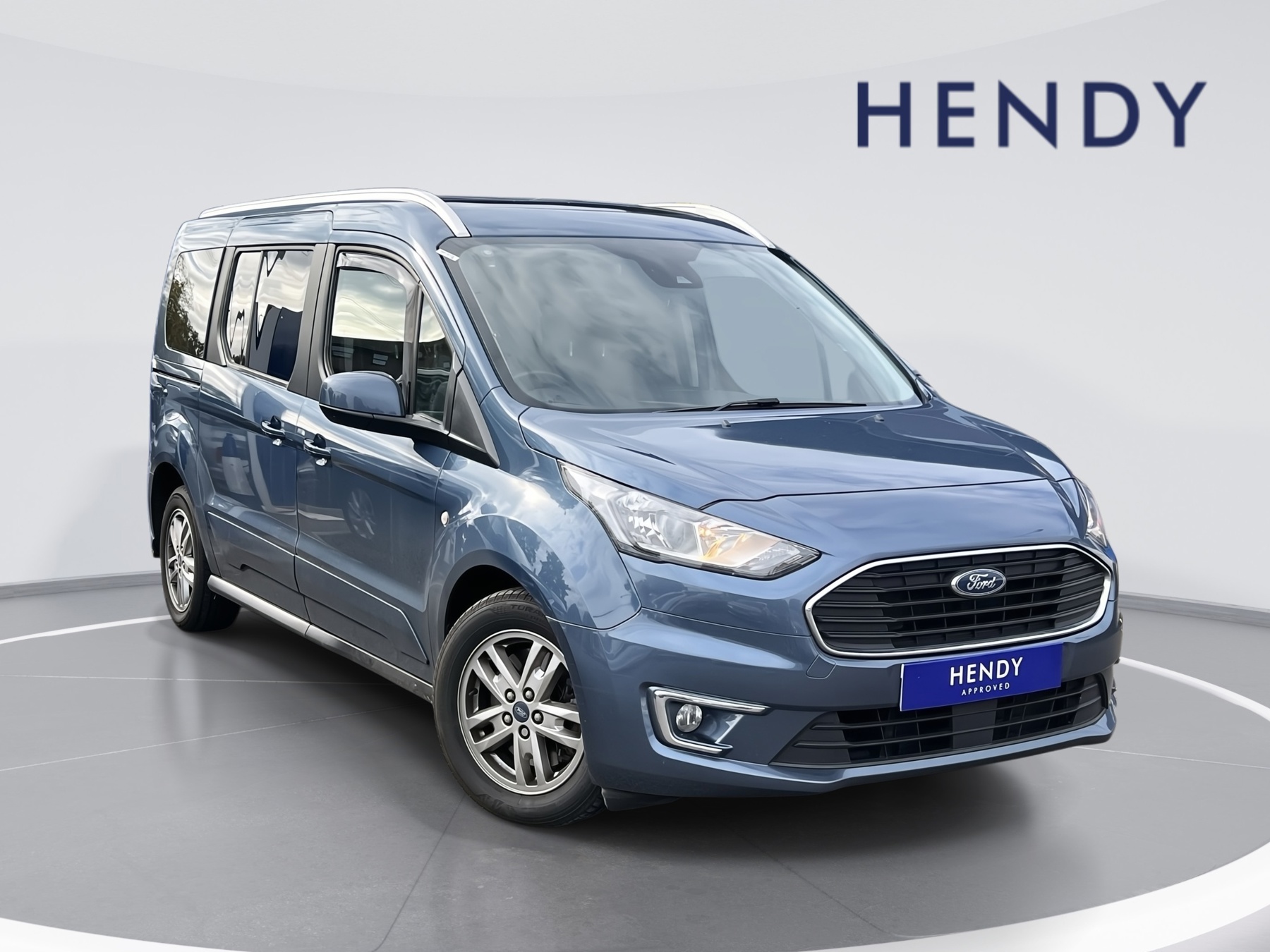 Main listing image - Ford Grand Tourneo Connect