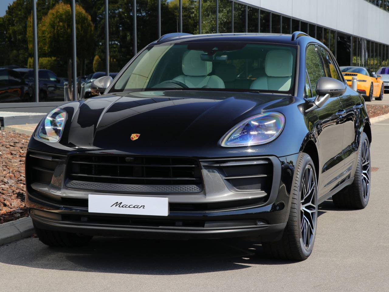 Main listing image - Porsche Macan
