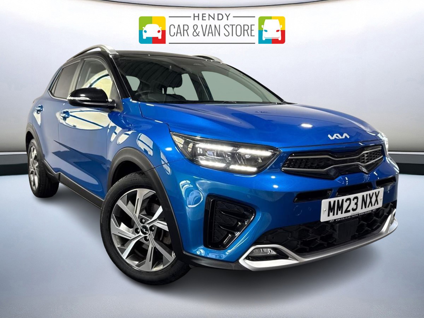 Main listing image - Kia Stonic
