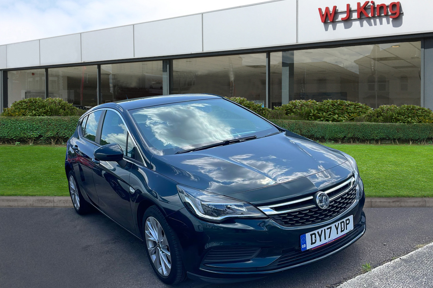 Main listing image - Vauxhall Astra