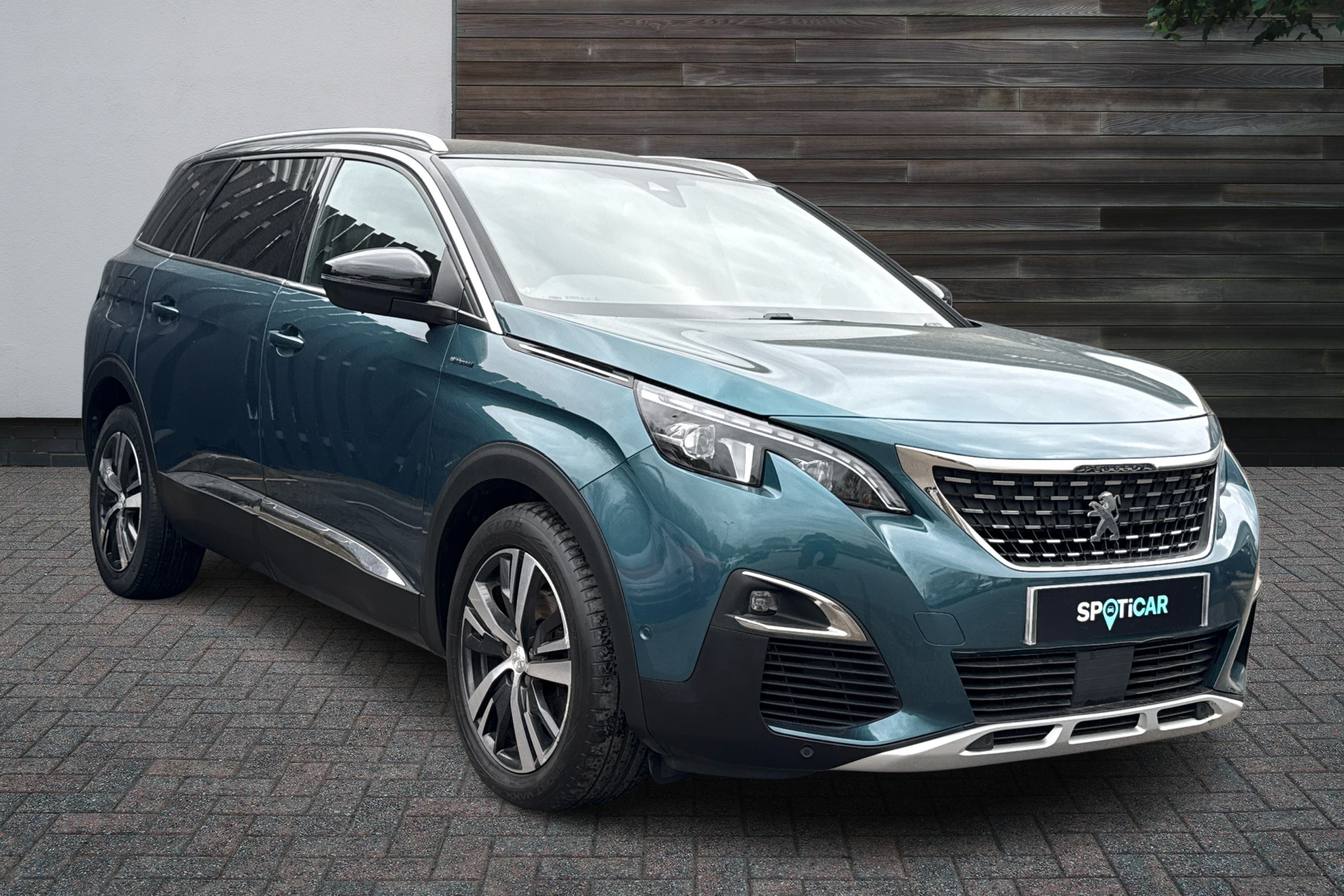 Main listing image - Peugeot 5008