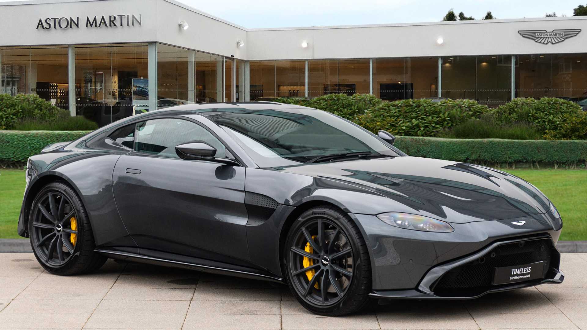 Main listing image - Aston Martin Vantage