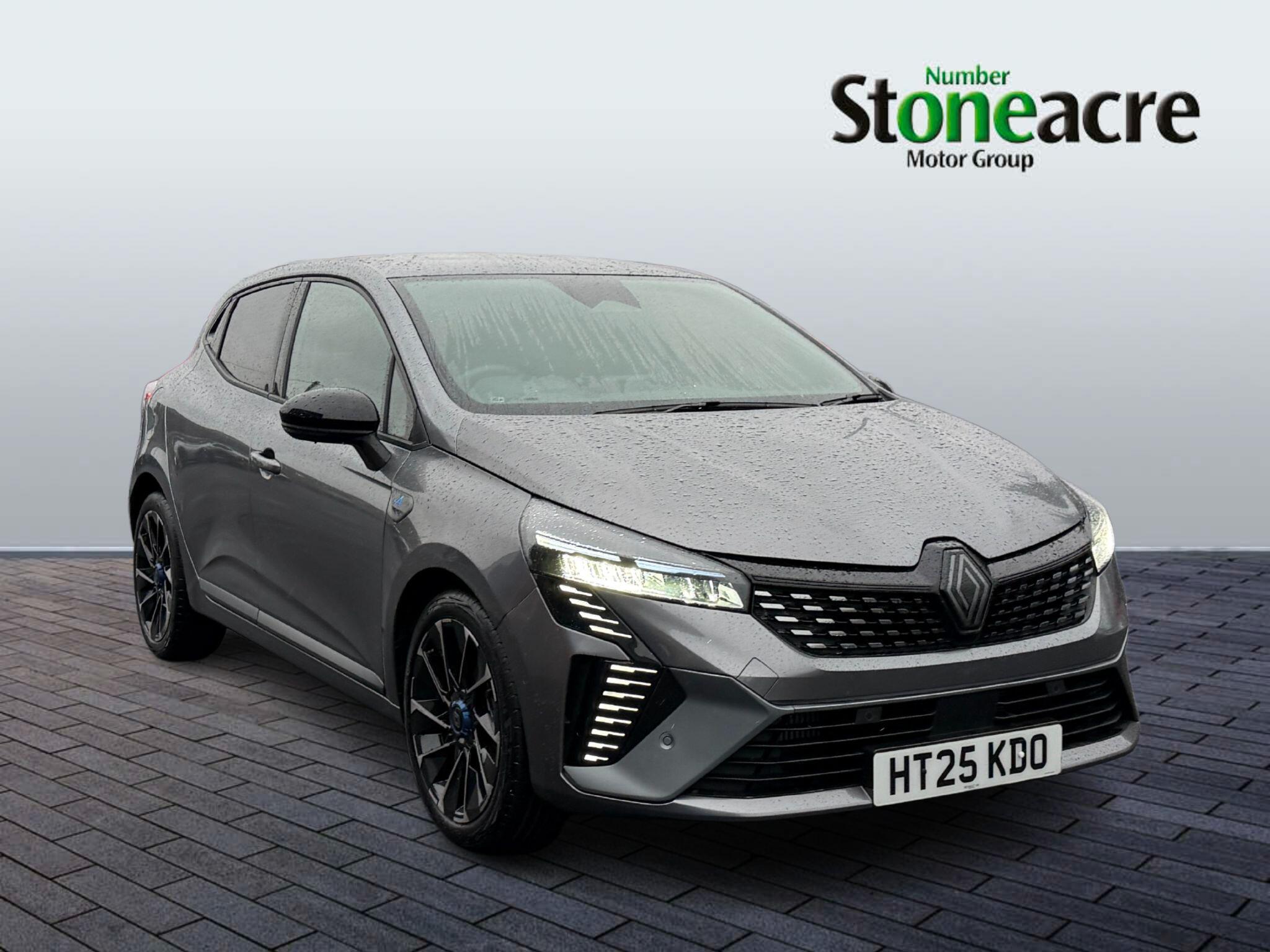 Main listing image - Renault Clio