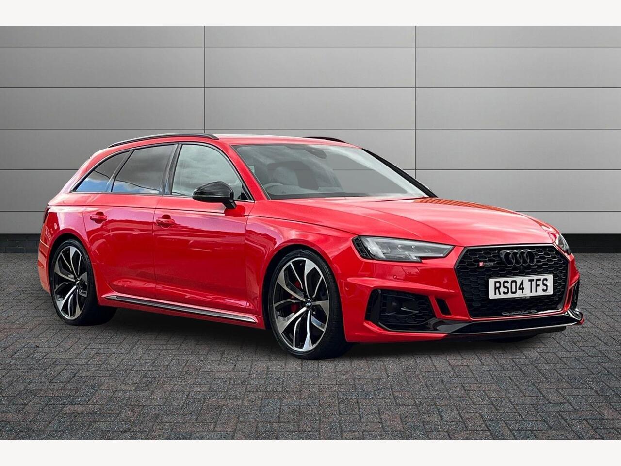 Main listing image - Audi RS4