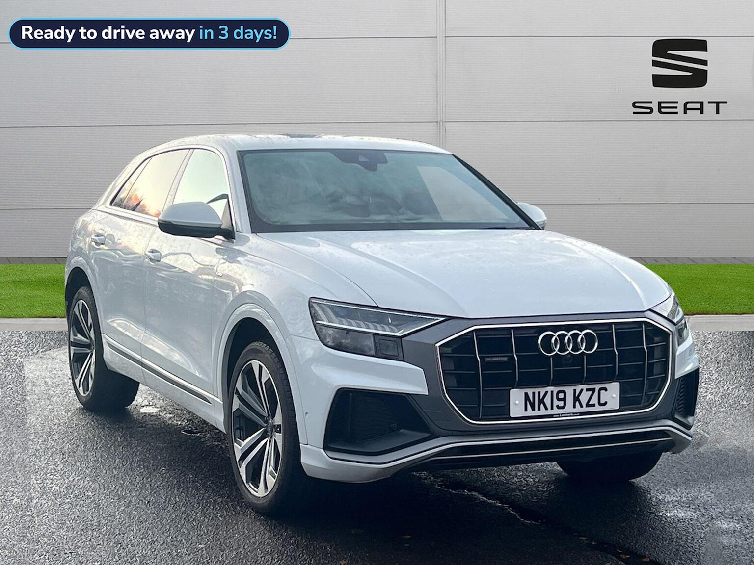 Main listing image - Audi Q8