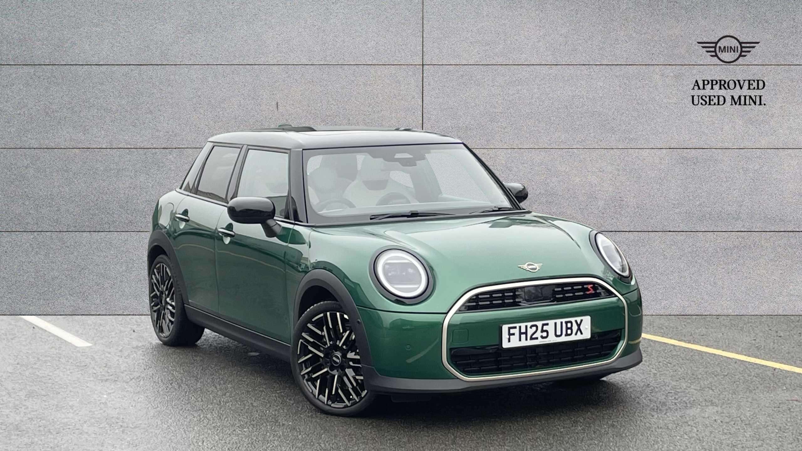 Main listing image - MINI Hatchback 5dr