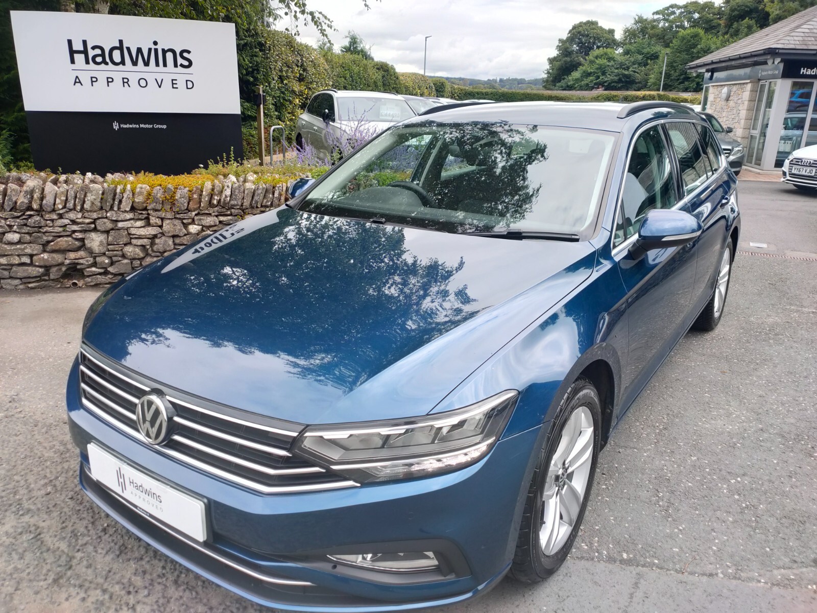 Main listing image - Volkswagen Passat