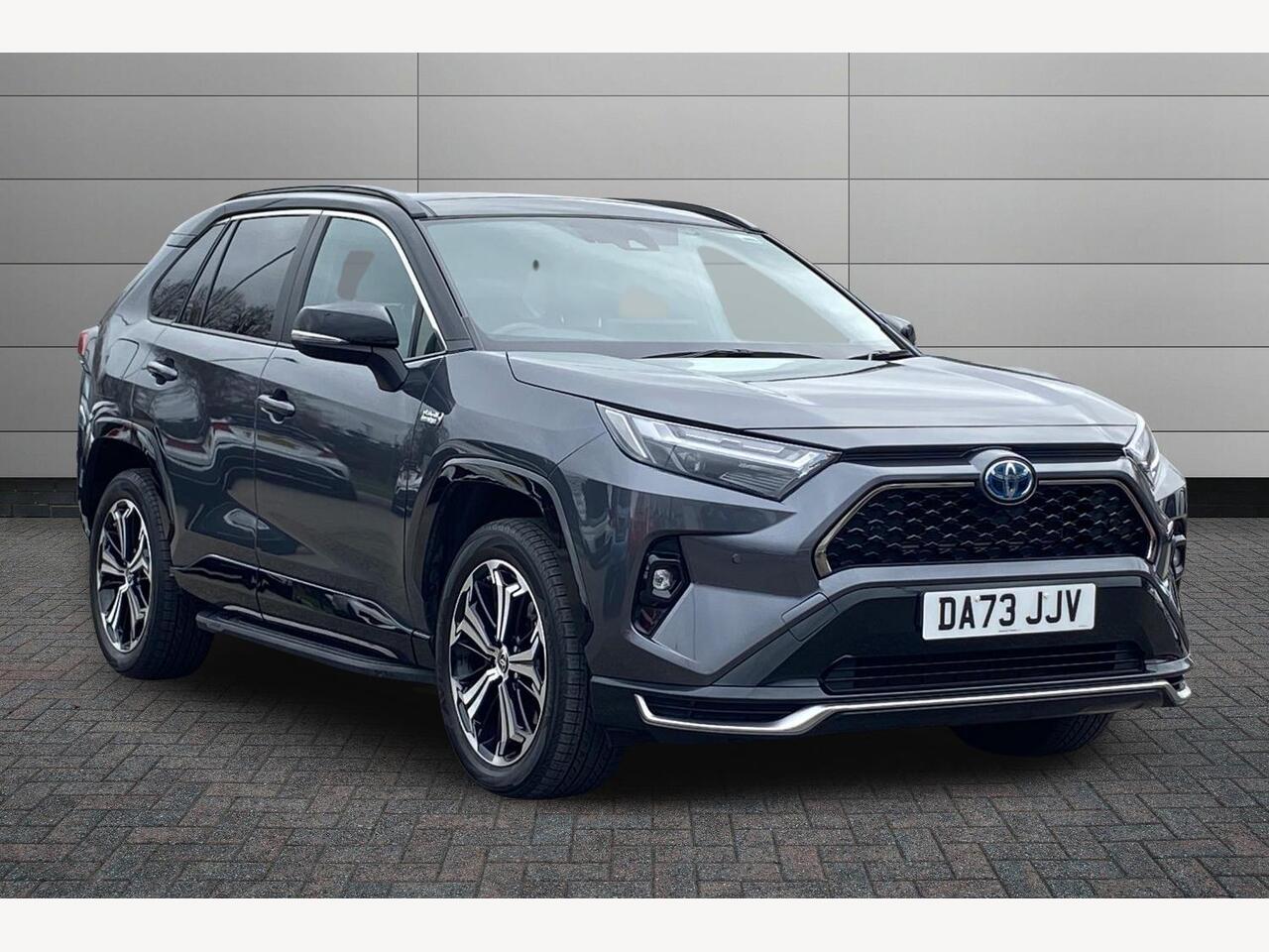 Main listing image - Toyota RAV4