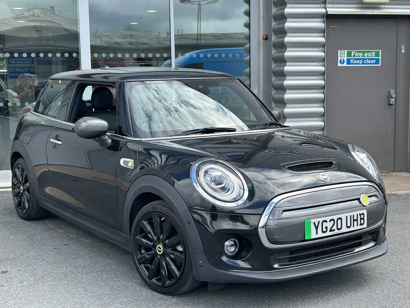 Main listing image - MINI Electric
