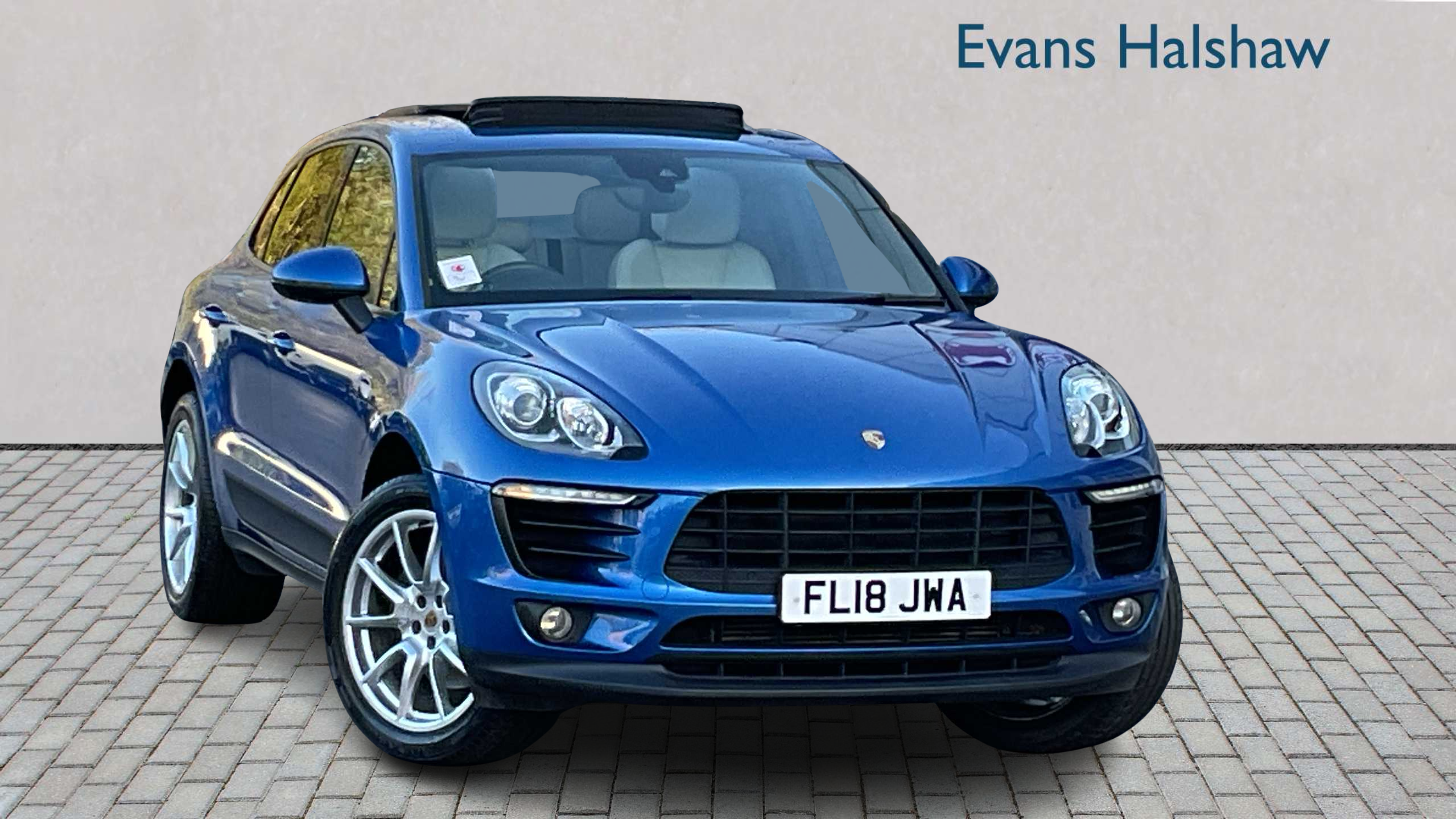 Main listing image - Porsche Macan