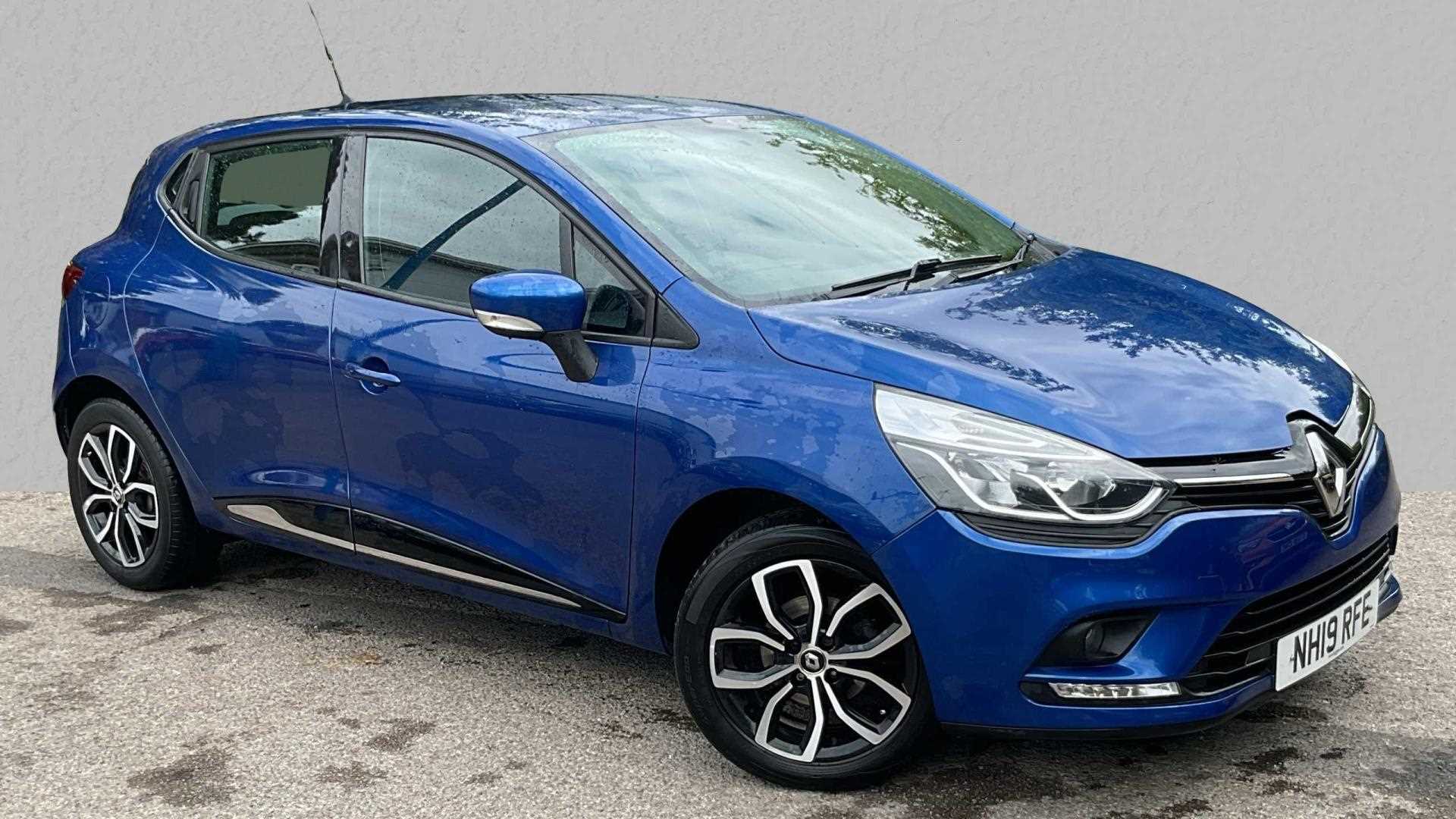 Main listing image - Renault Clio