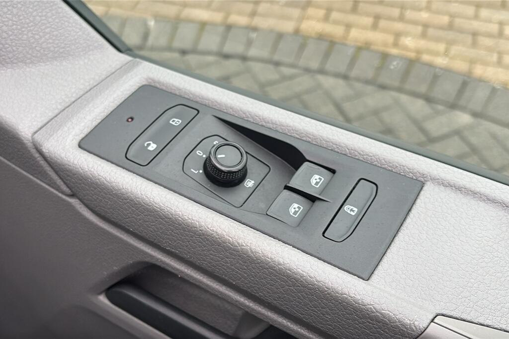 Main listing image - Volkswagen Transporter Shuttle