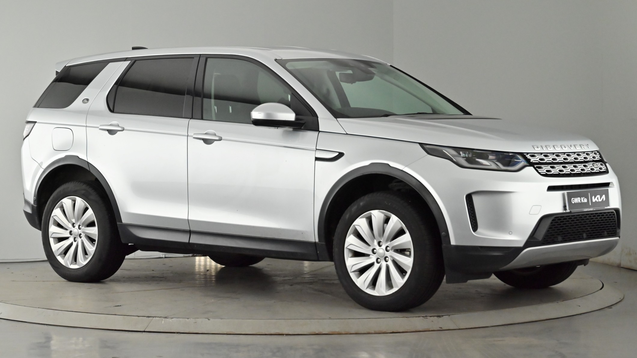 Main listing image - Land Rover Discovery Sport