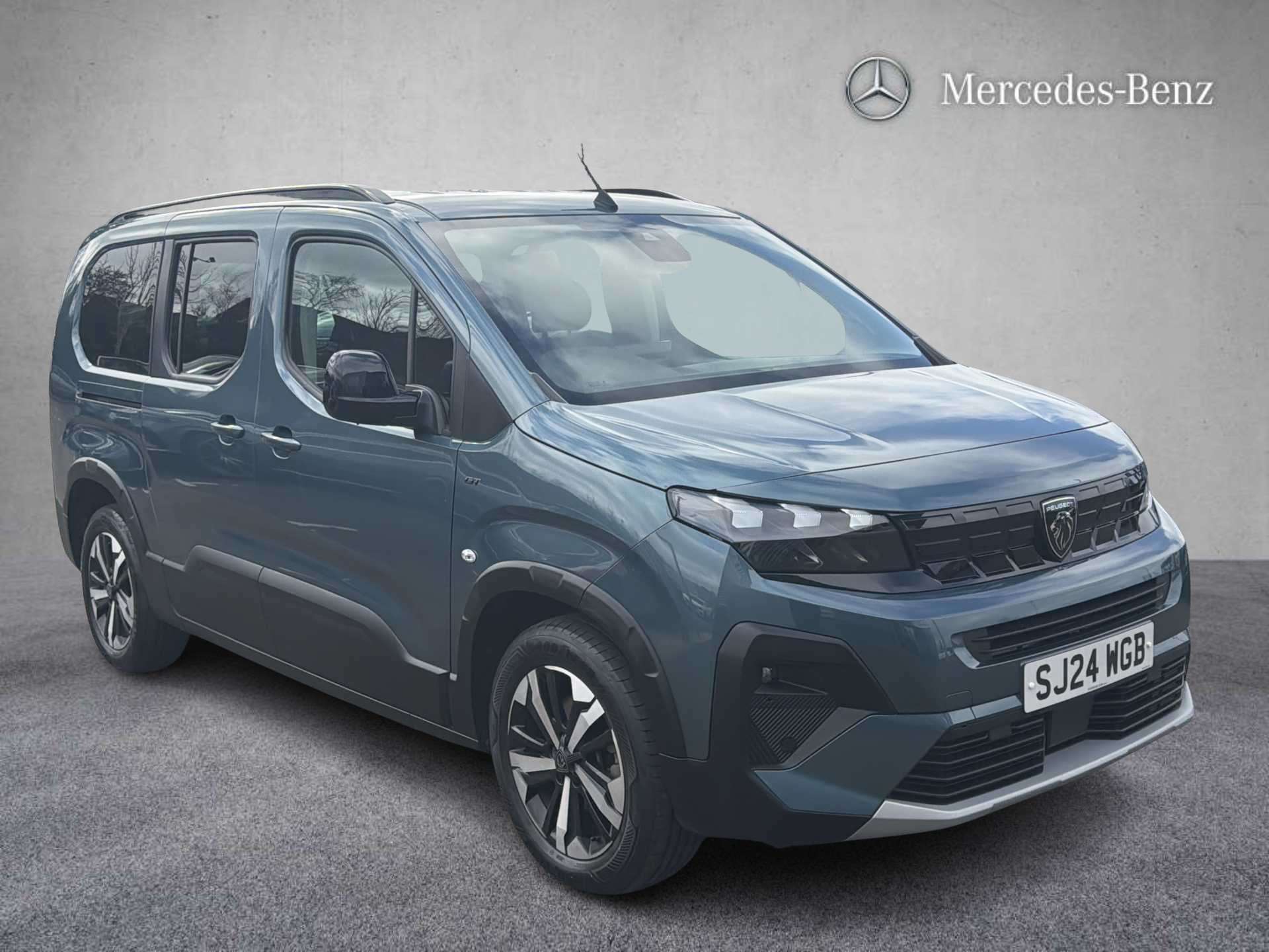 Main listing image - Peugeot Rifter