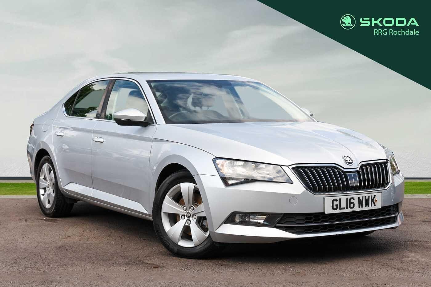 Main listing image - Skoda Superb