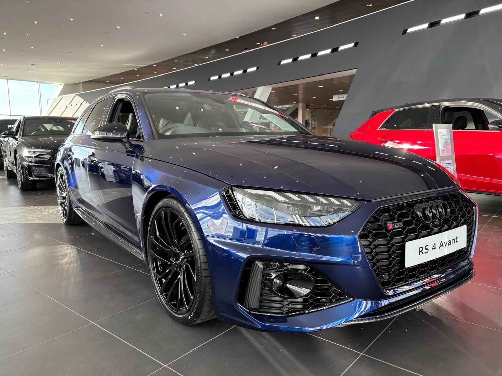 Main listing image - Audi RS4