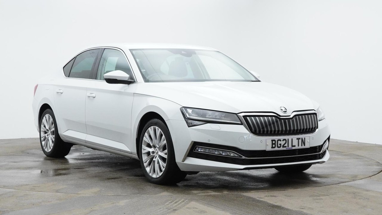 Main listing image - Skoda Superb