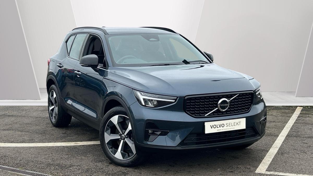Main listing image - Volvo XC40