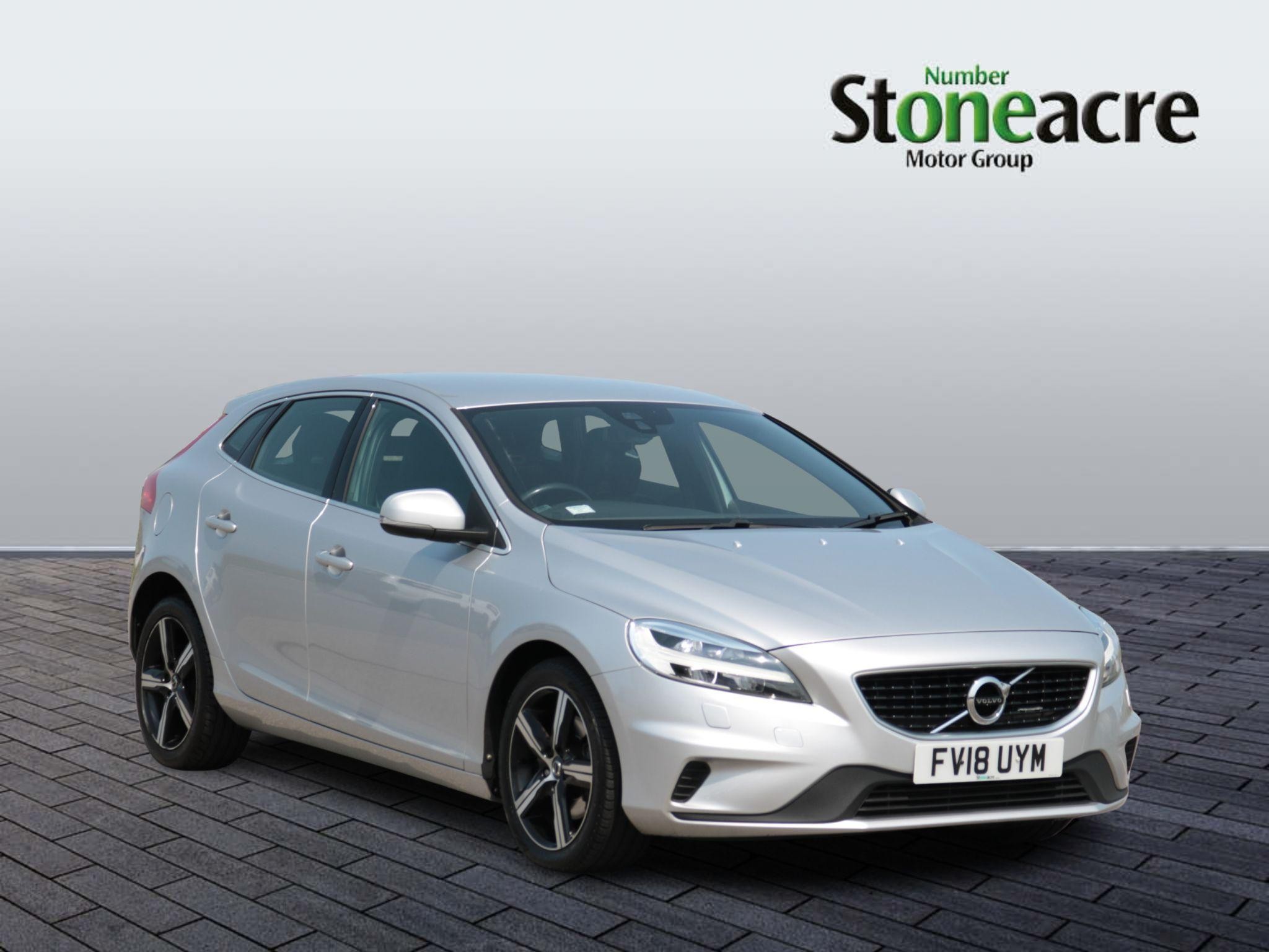 Main listing image - Volvo V40