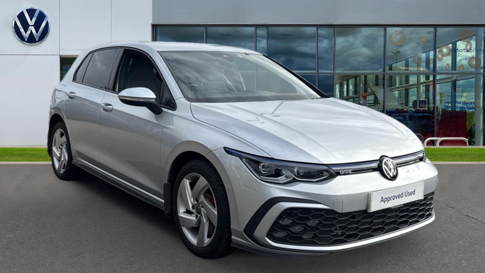 Main listing image - Volkswagen Golf GTE