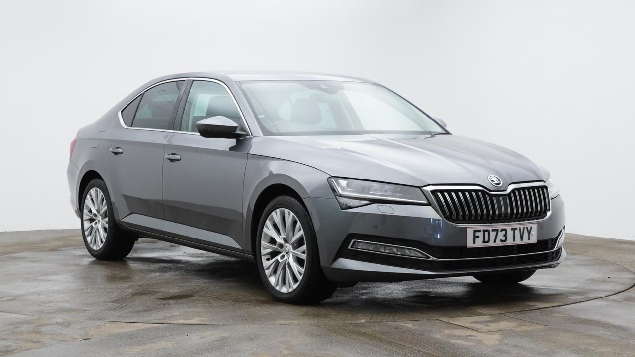 Main listing image - Skoda Superb