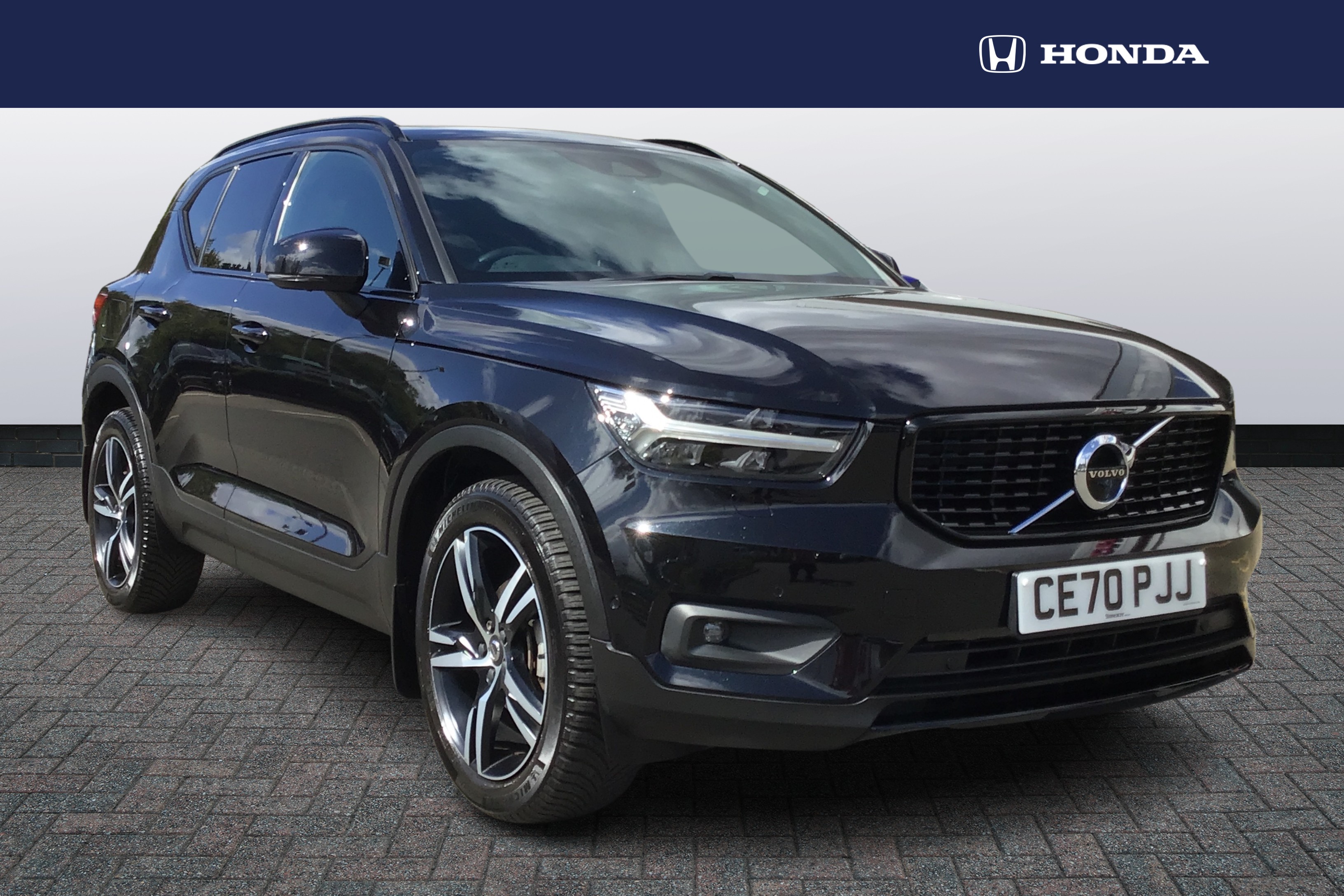 Main listing image - Volvo XC40