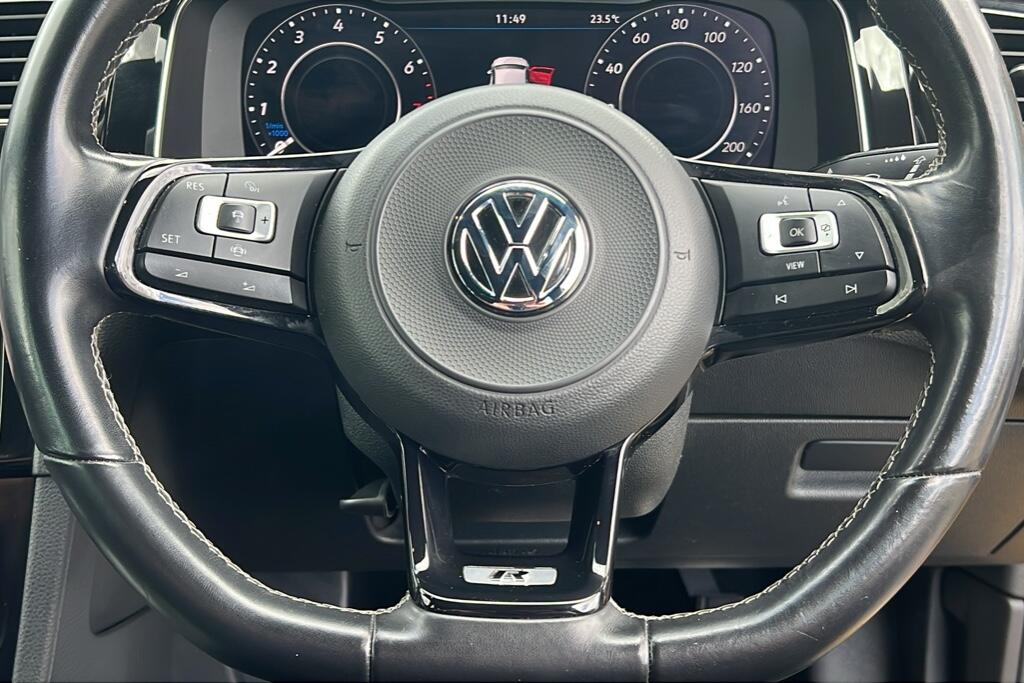 Main listing image - Volkswagen Golf R