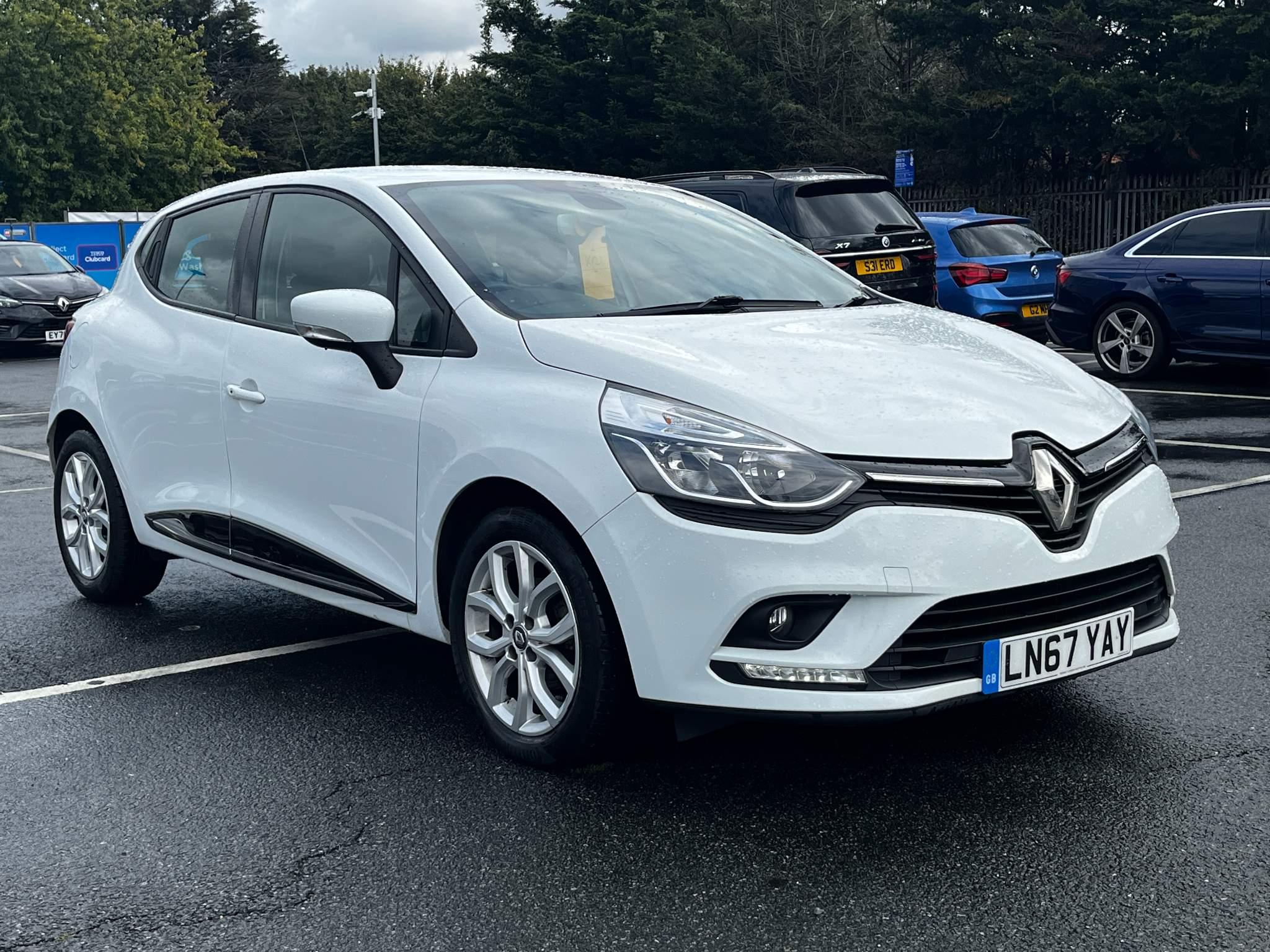 Main listing image - Renault Clio