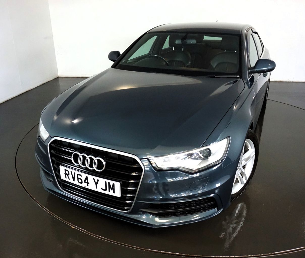 Main listing image - Audi A6