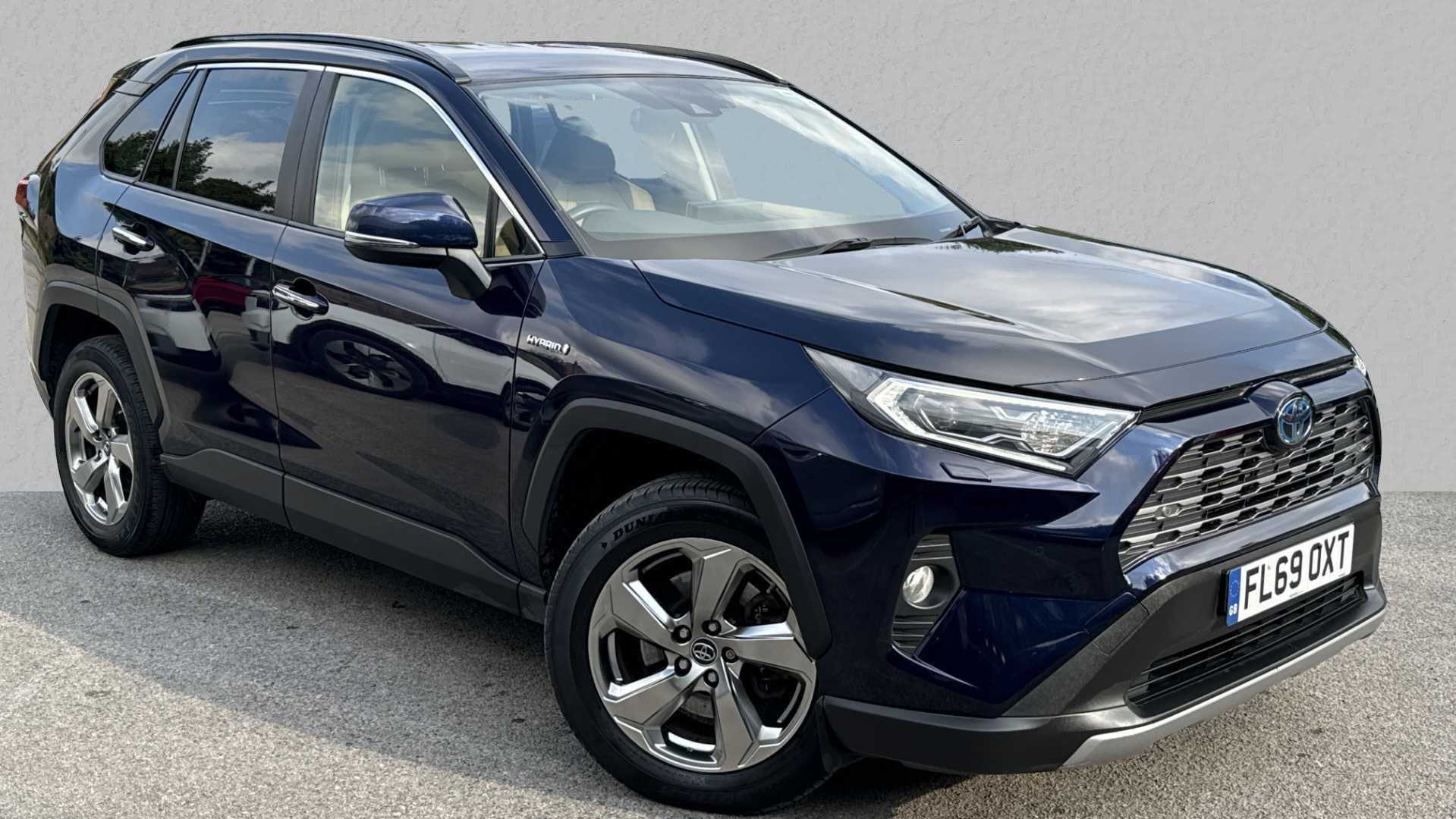 Main listing image - Toyota RAV4