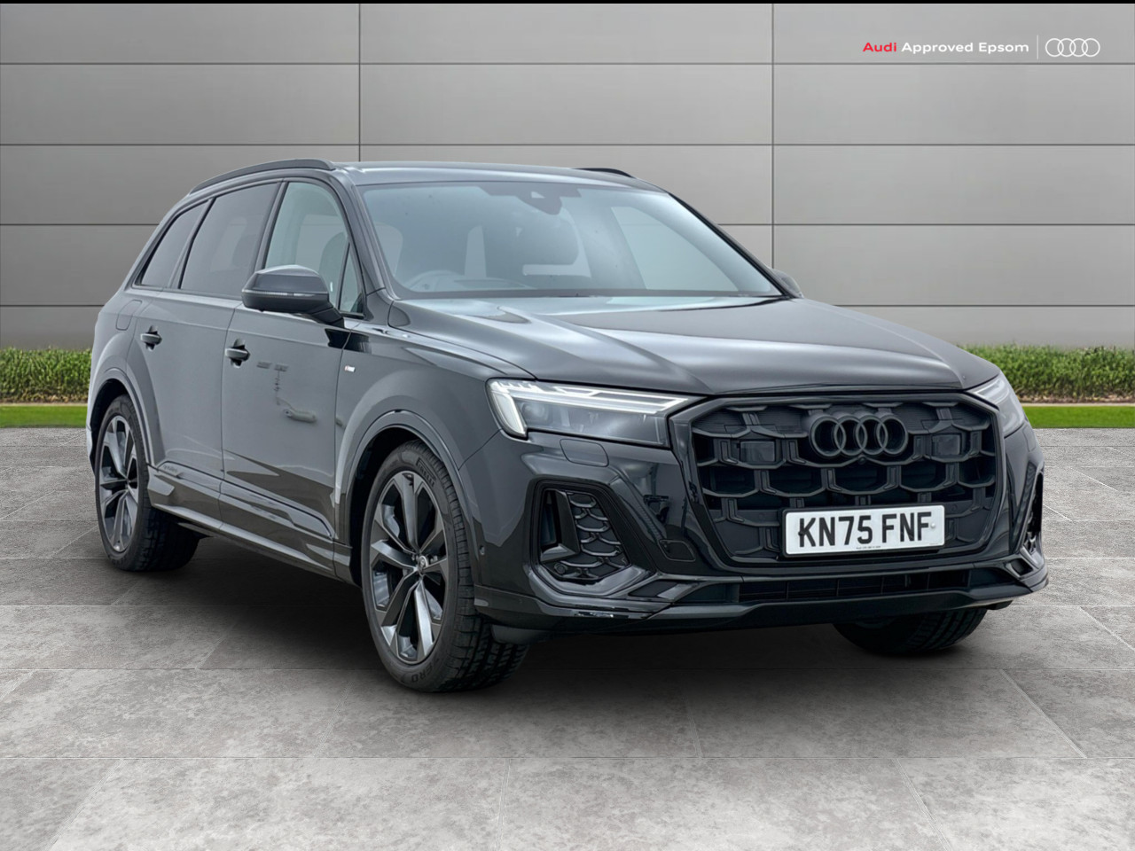 Main listing image - Audi Q7