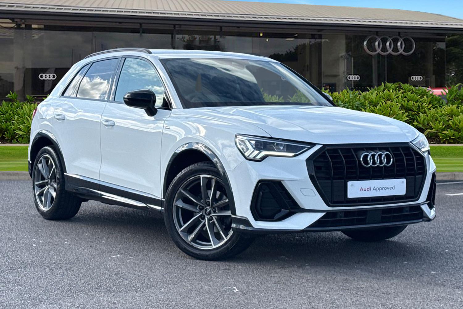 Main listing image - Audi Q3