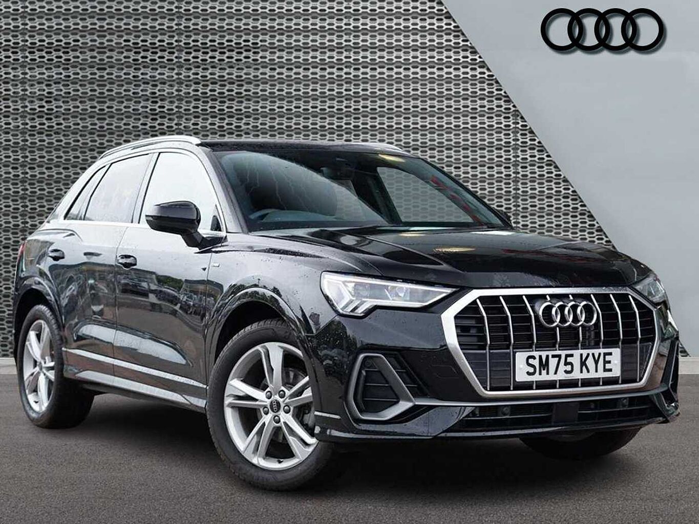 Main listing image - Audi Q3