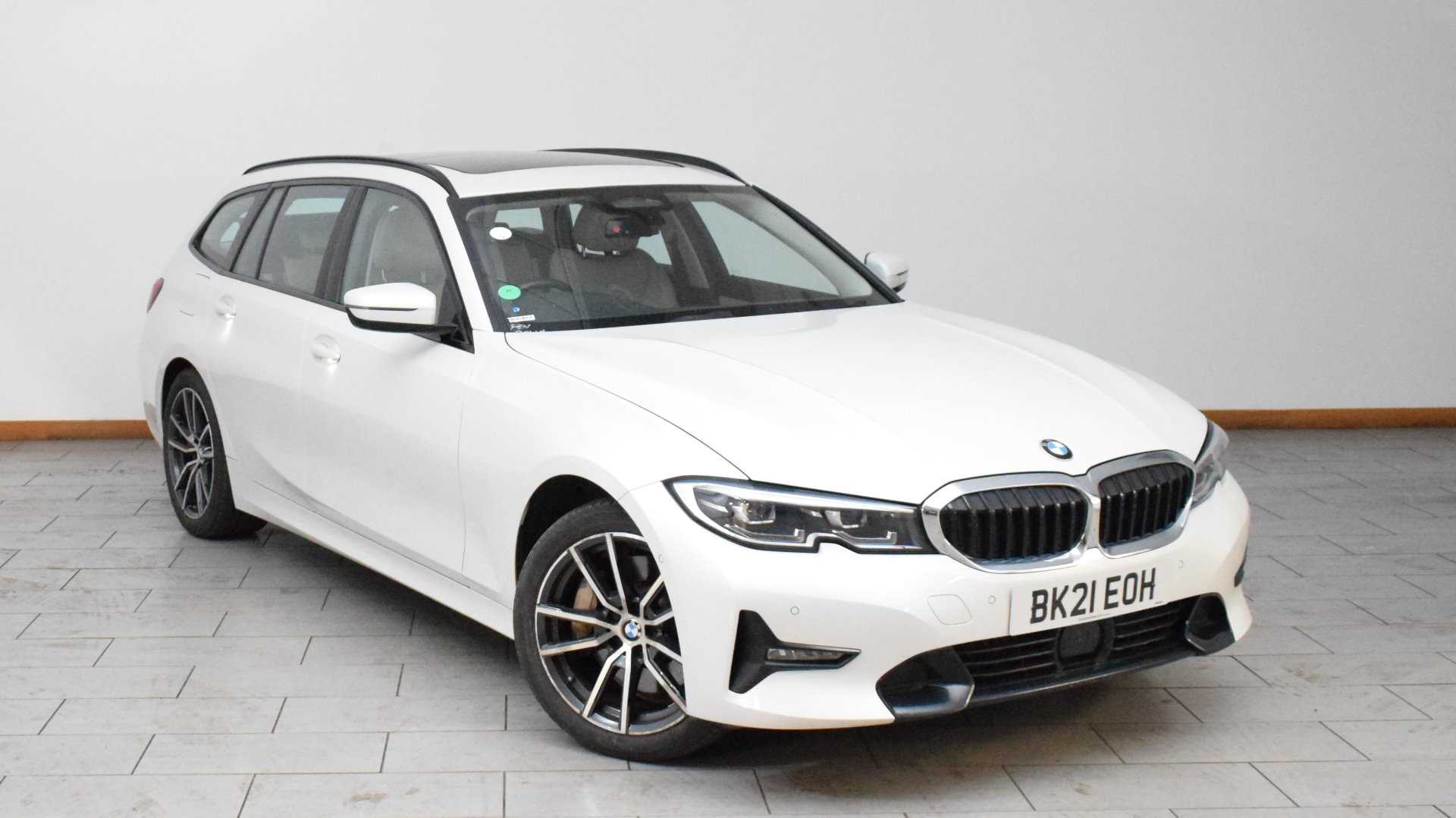 Main listing image - BMW 3 Series Touring