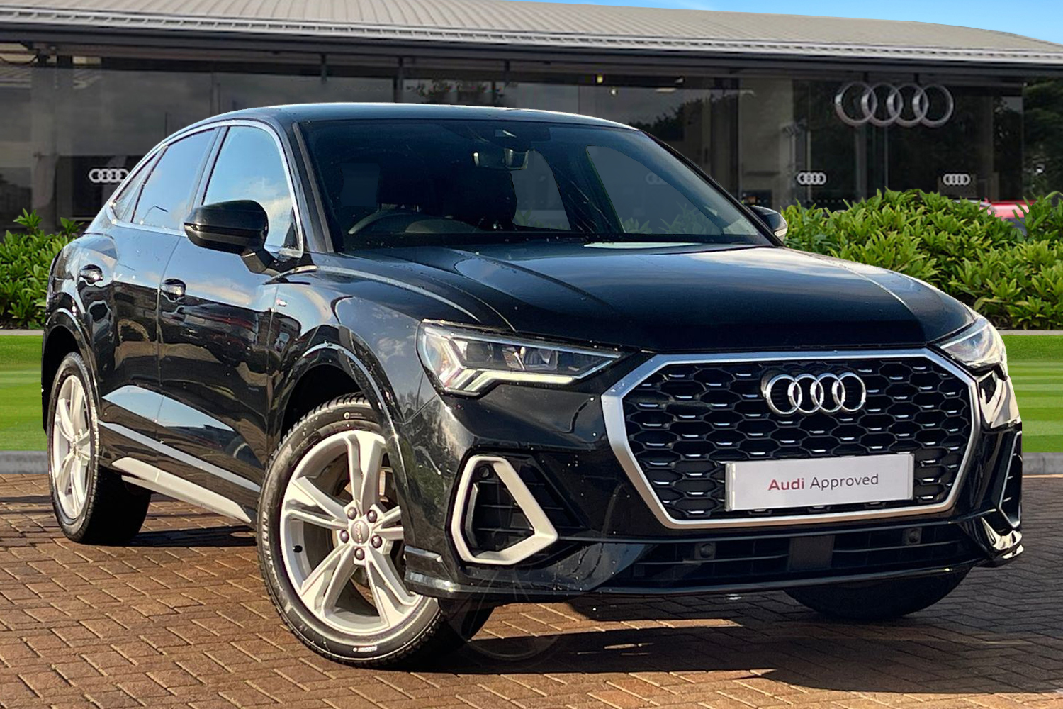 Main listing image - Audi Q3