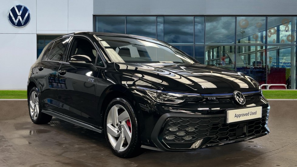 Main listing image - Volkswagen Golf GTE