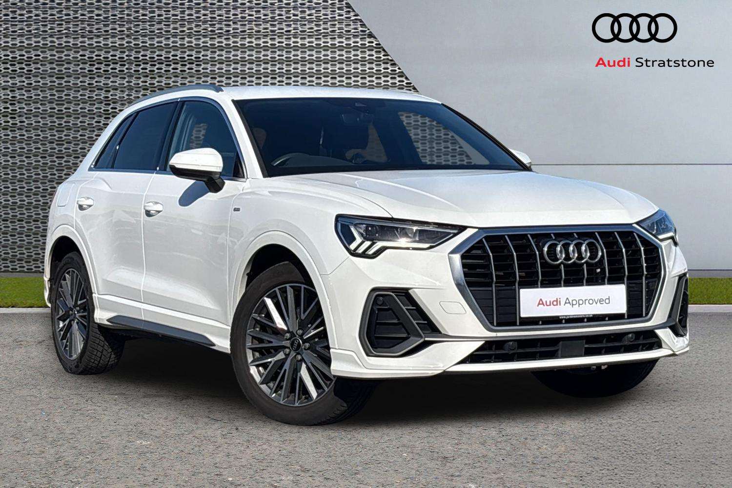 Main listing image - Audi Q3