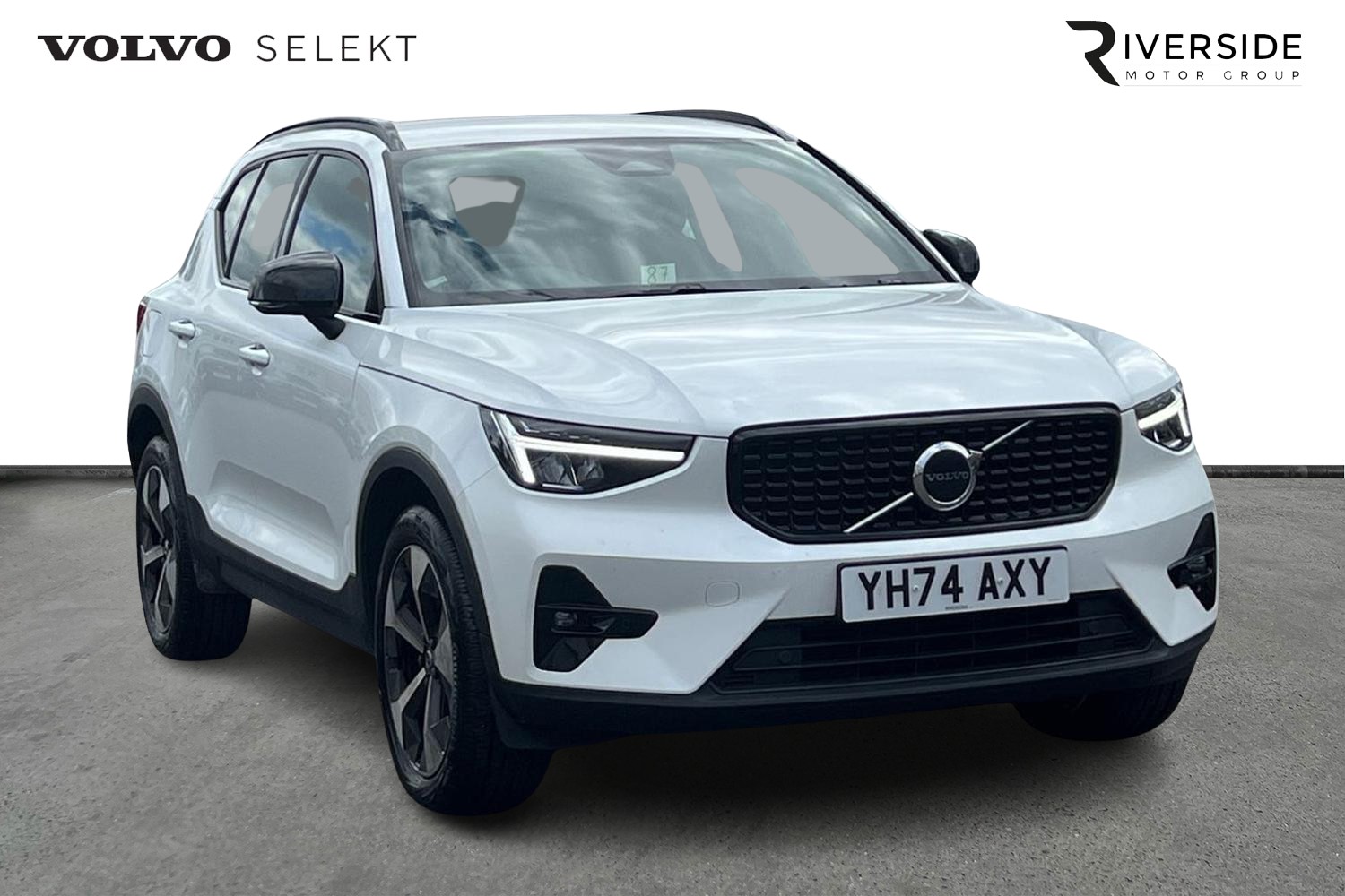 Main listing image - Volvo XC40