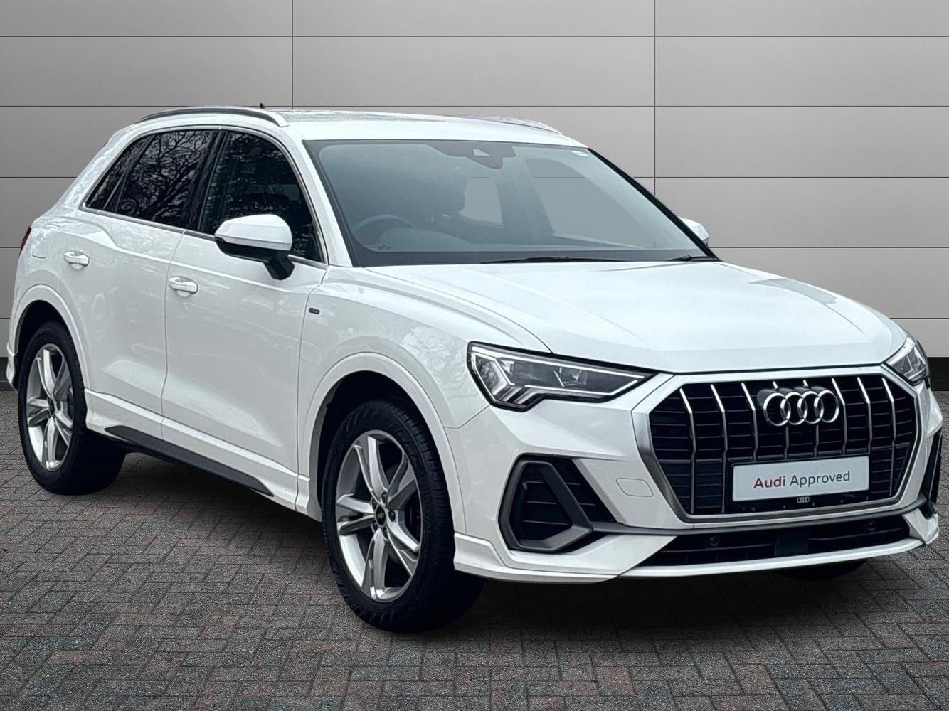 Main listing image - Audi Q3