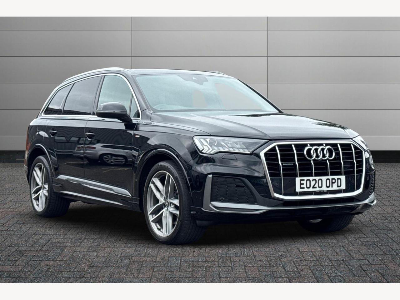 Main listing image - Audi Q7