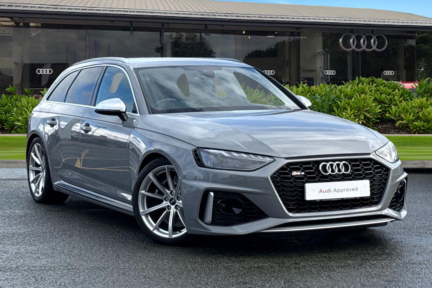 Main listing image - Audi RS4