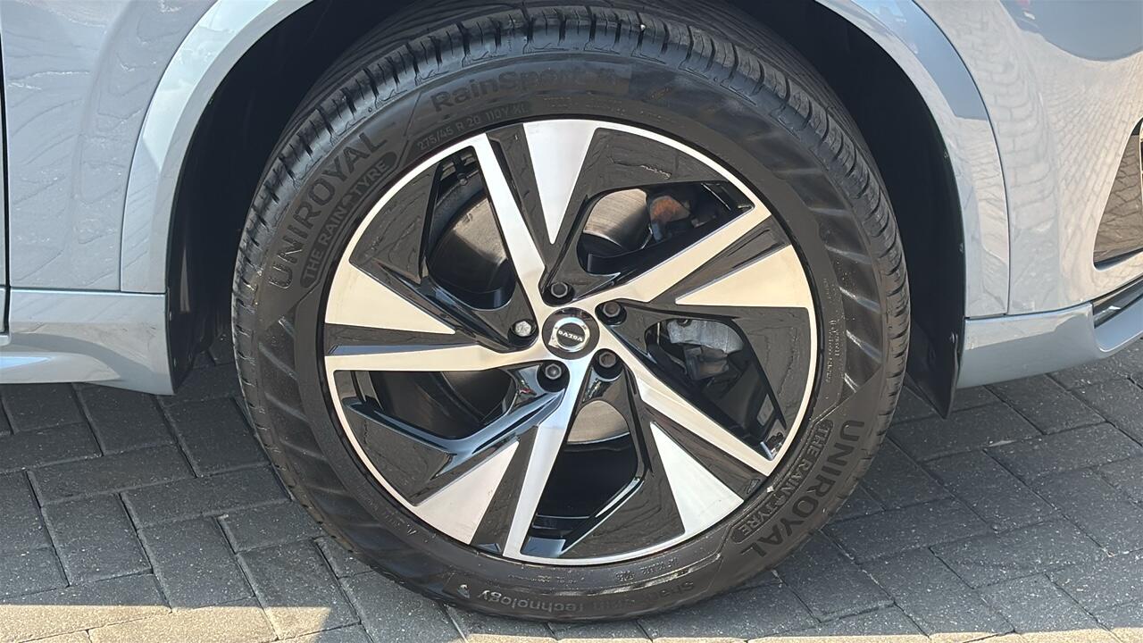 Main listing image - Volvo XC90
