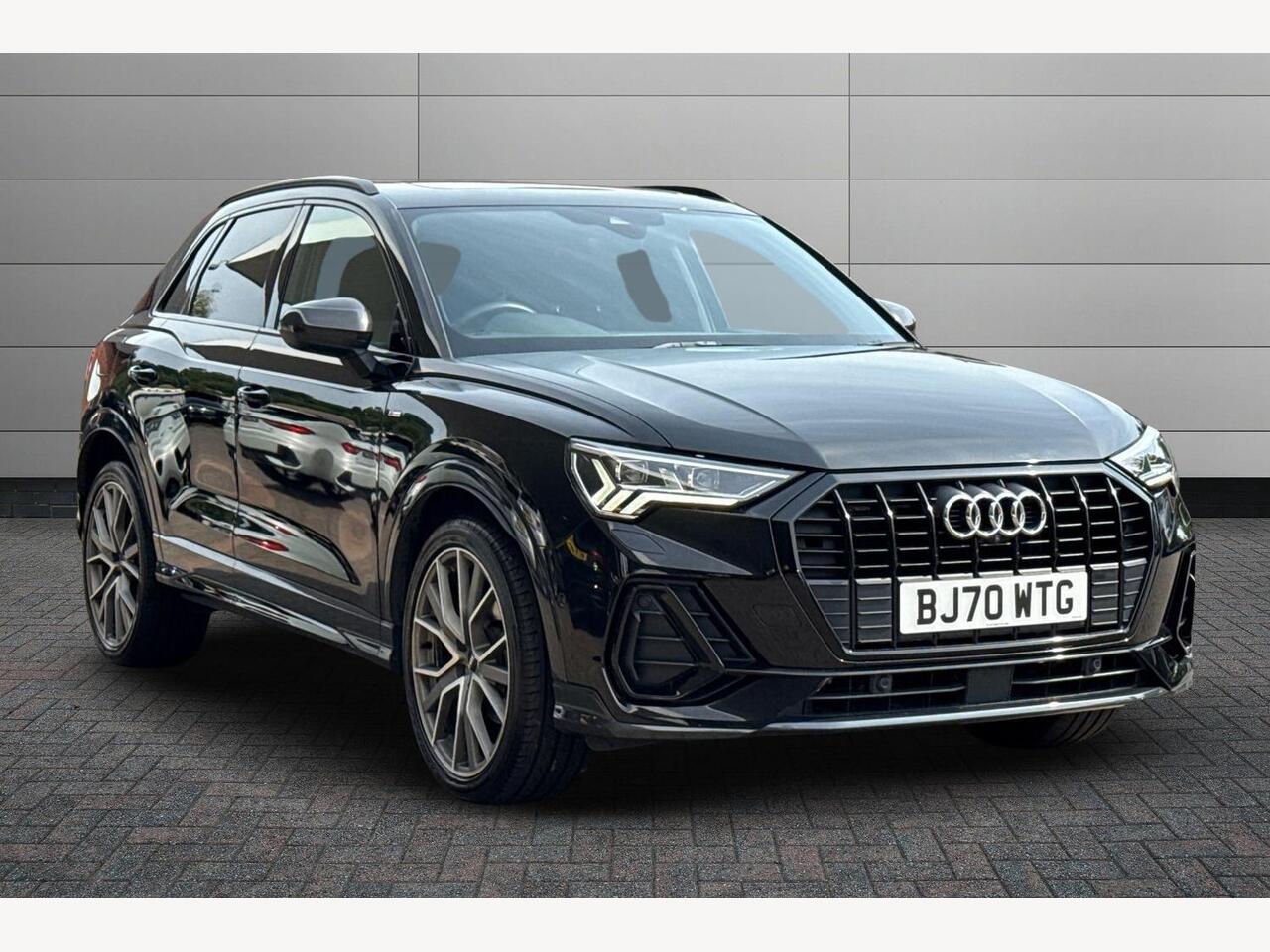 Main listing image - Audi Q3