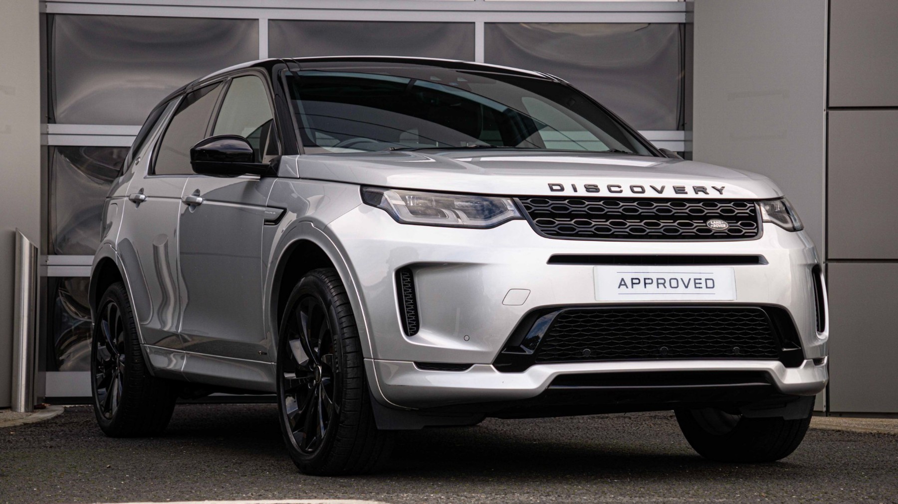 Main listing image - Land Rover Discovery Sport