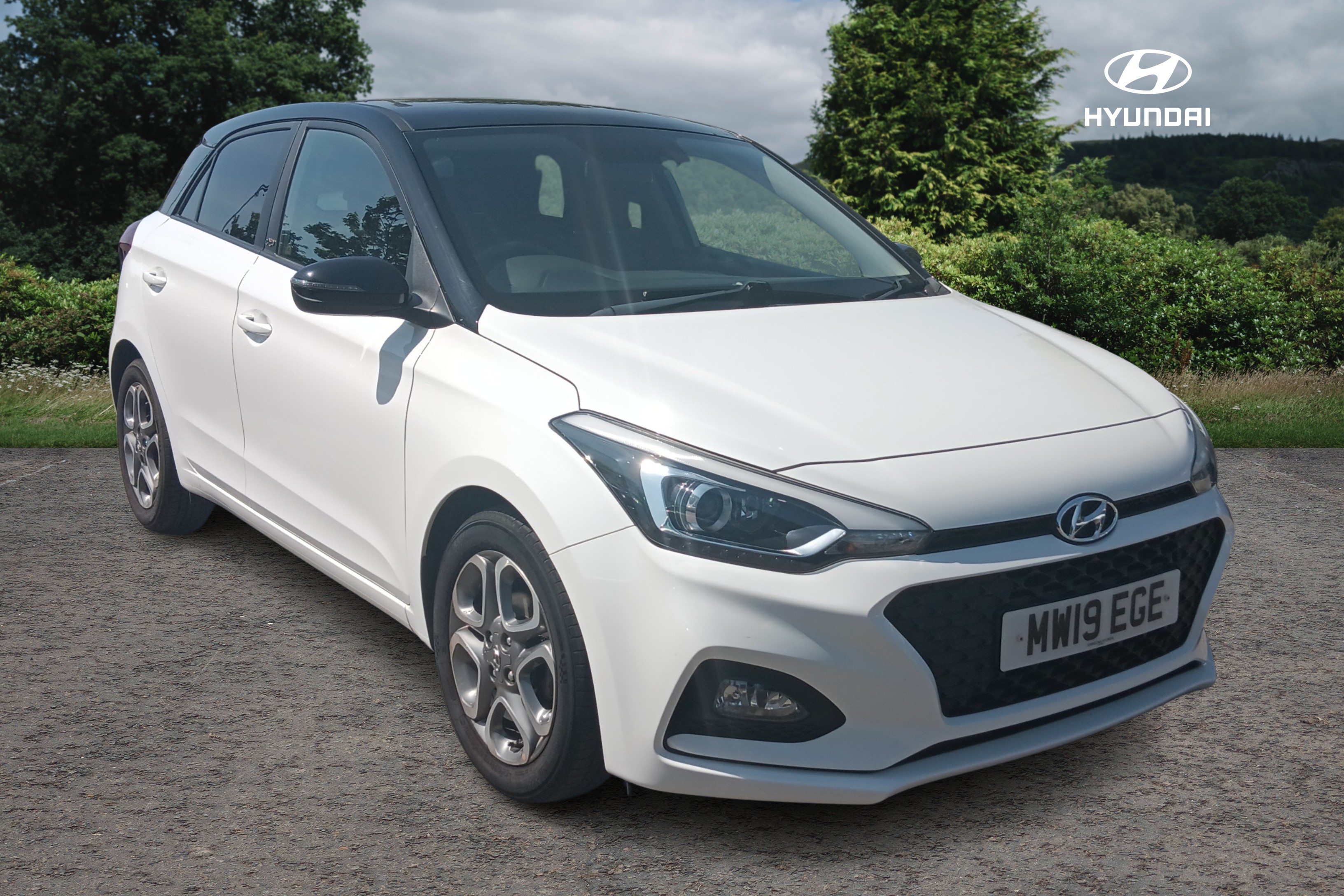Main listing image - Hyundai i20