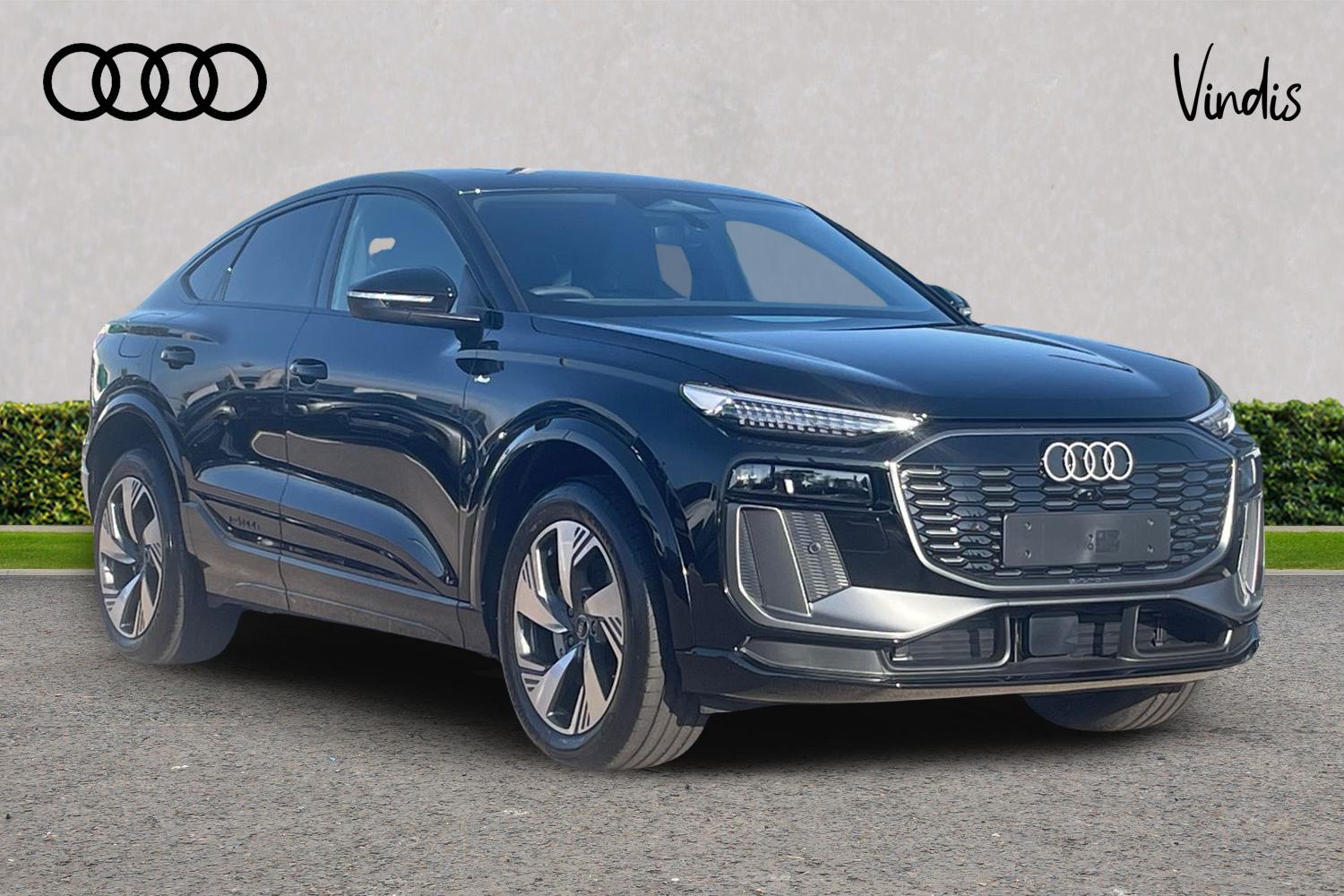 Main listing image - Audi Q6