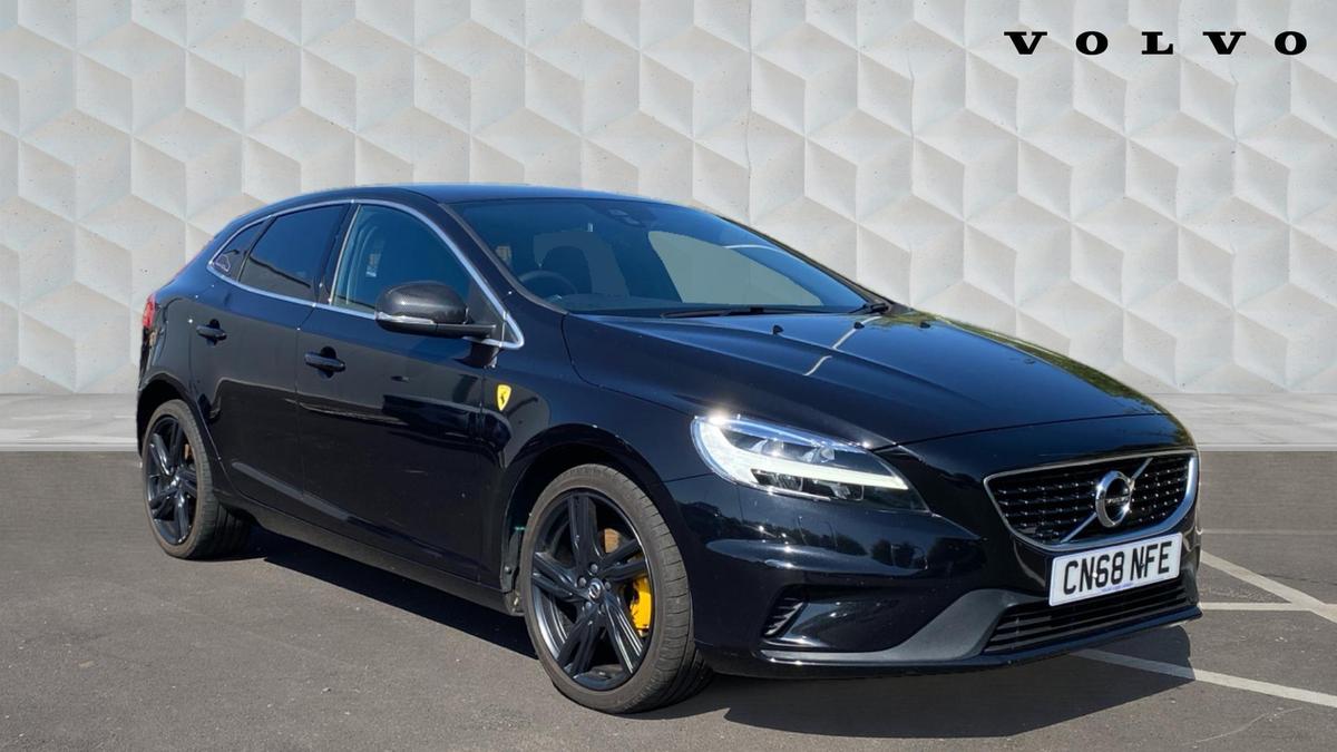 Main listing image - Volvo V40