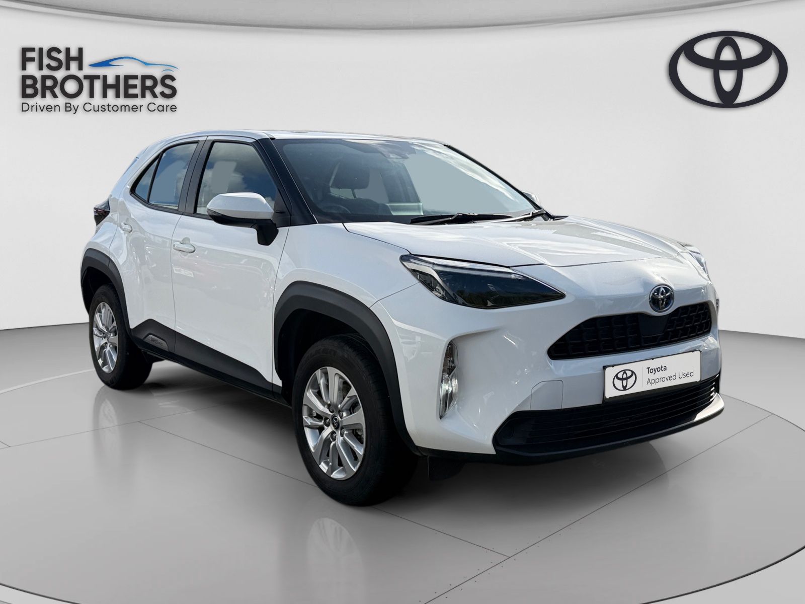 Main listing image - Toyota Yaris Cross
