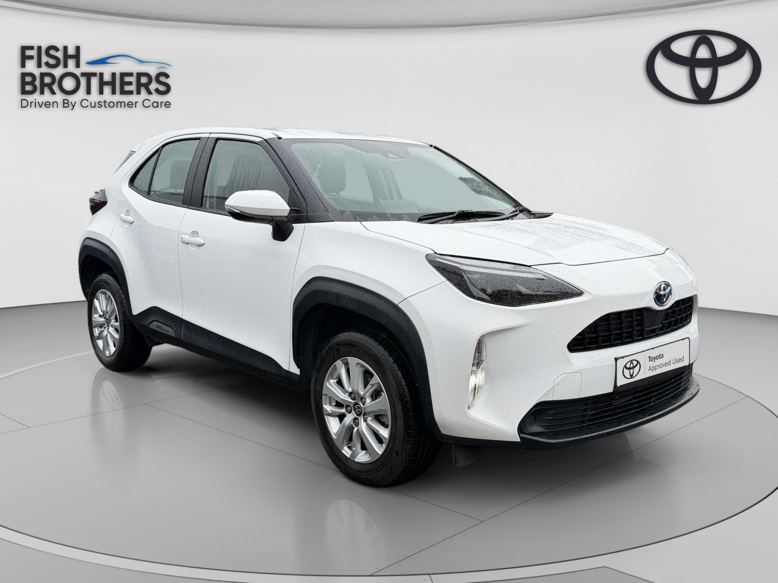 Main listing image - Toyota Yaris Cross